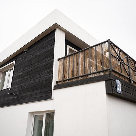 Family Garden Apartments With Free Private Parking & Playground Рига Екстер'єр фото