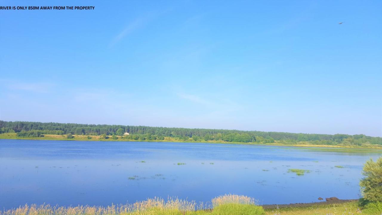 Family Garden Apartments With Free Private Parking & Playground Рига Екстер'єр фото