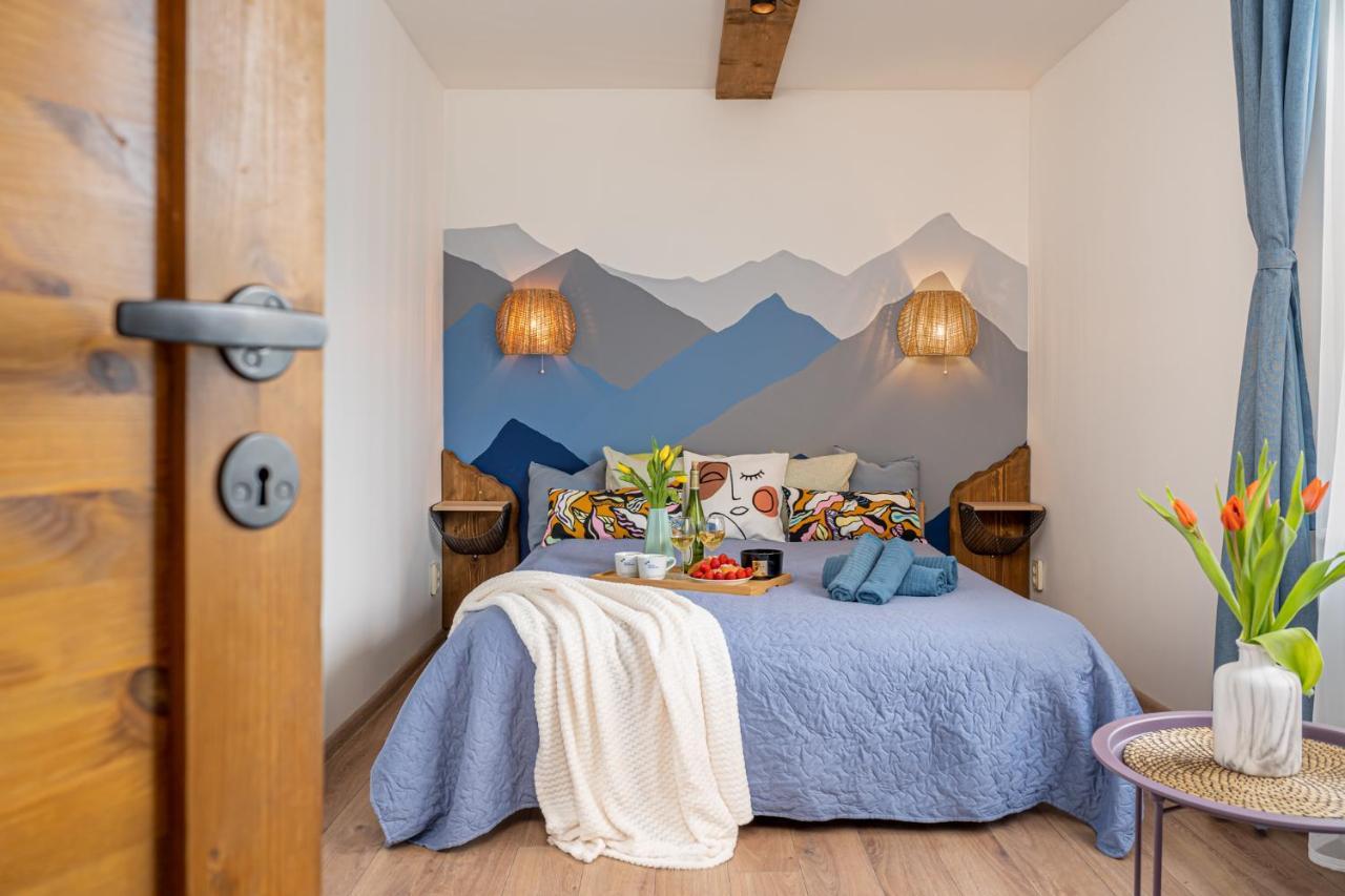 Family Garden Apartments With Free Private Parking & Playground Рига Екстер'єр фото