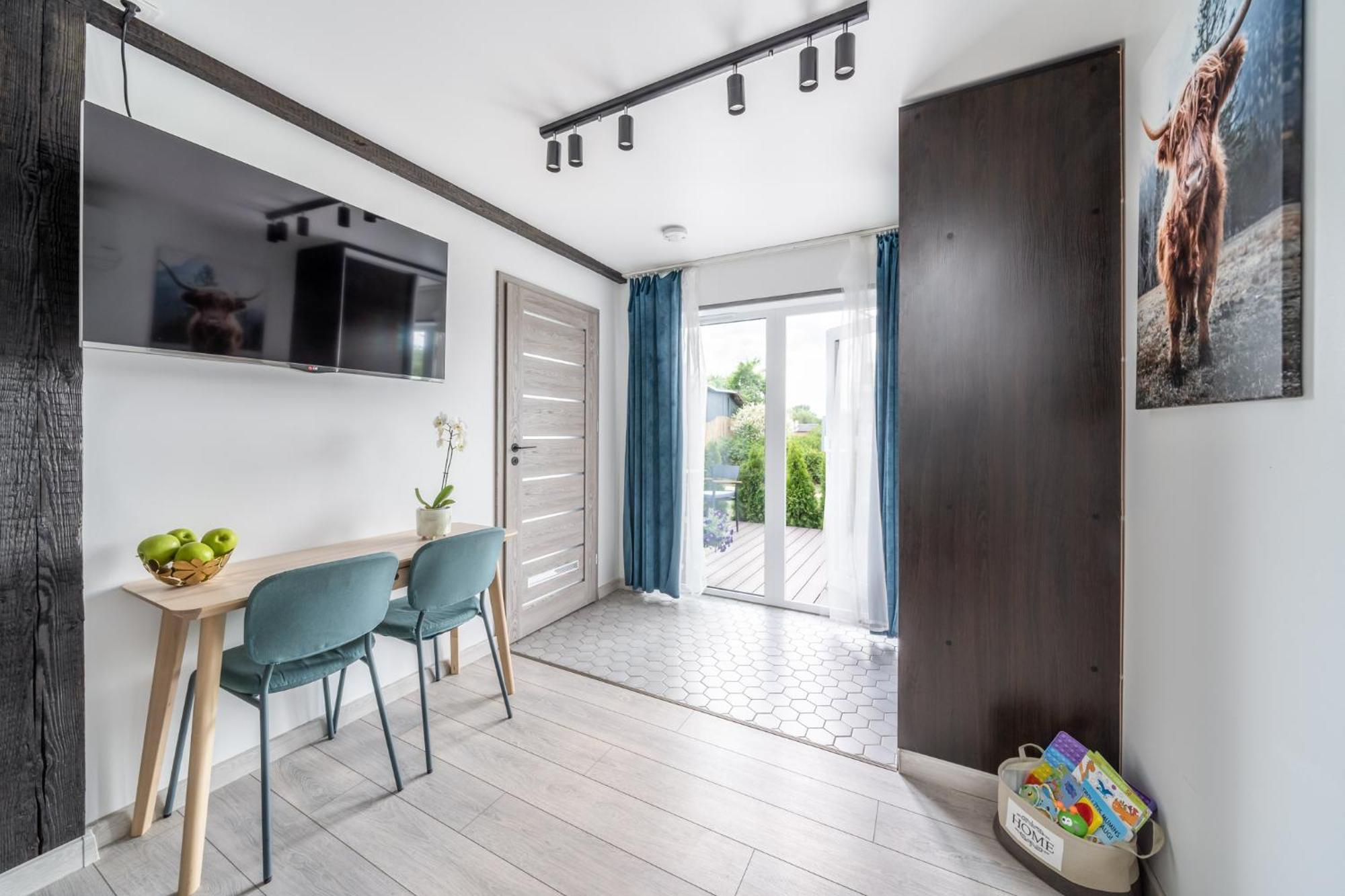 Family Garden Apartments With Free Private Parking & Playground Рига Екстер'єр фото