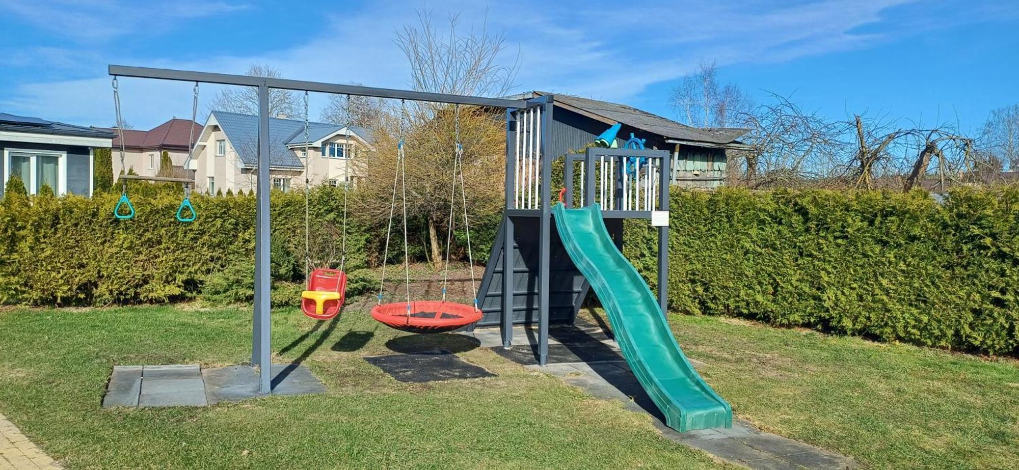 Family Garden Apartments With Free Private Parking & Playground Рига Екстер'єр фото